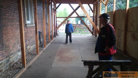 Die Wagenhalle ist leer ger&auml;umt.